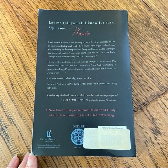 Paper back book ‘KISS’ by Ted Dekker - Picture 2 of 2